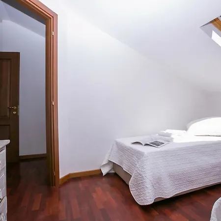 Casa Al Prato Apt. G דירה *